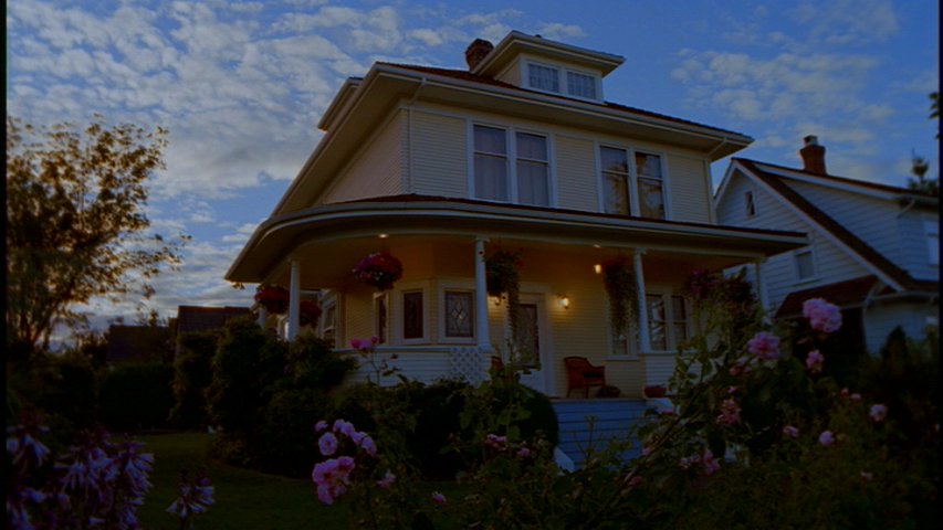 A picture of the Yellow House (14).