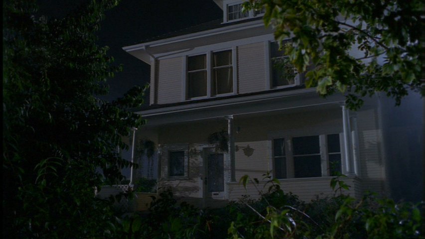 A picture of the Yellow House (18).
