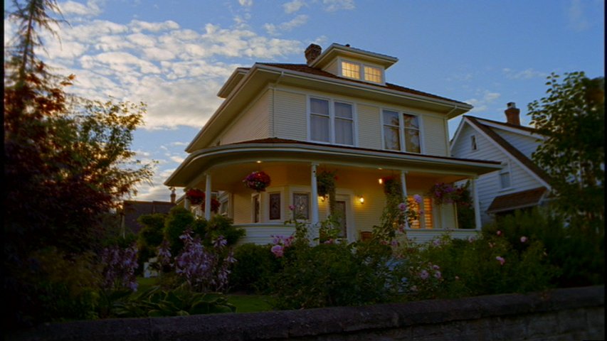 A picture of the Yellow House (20).